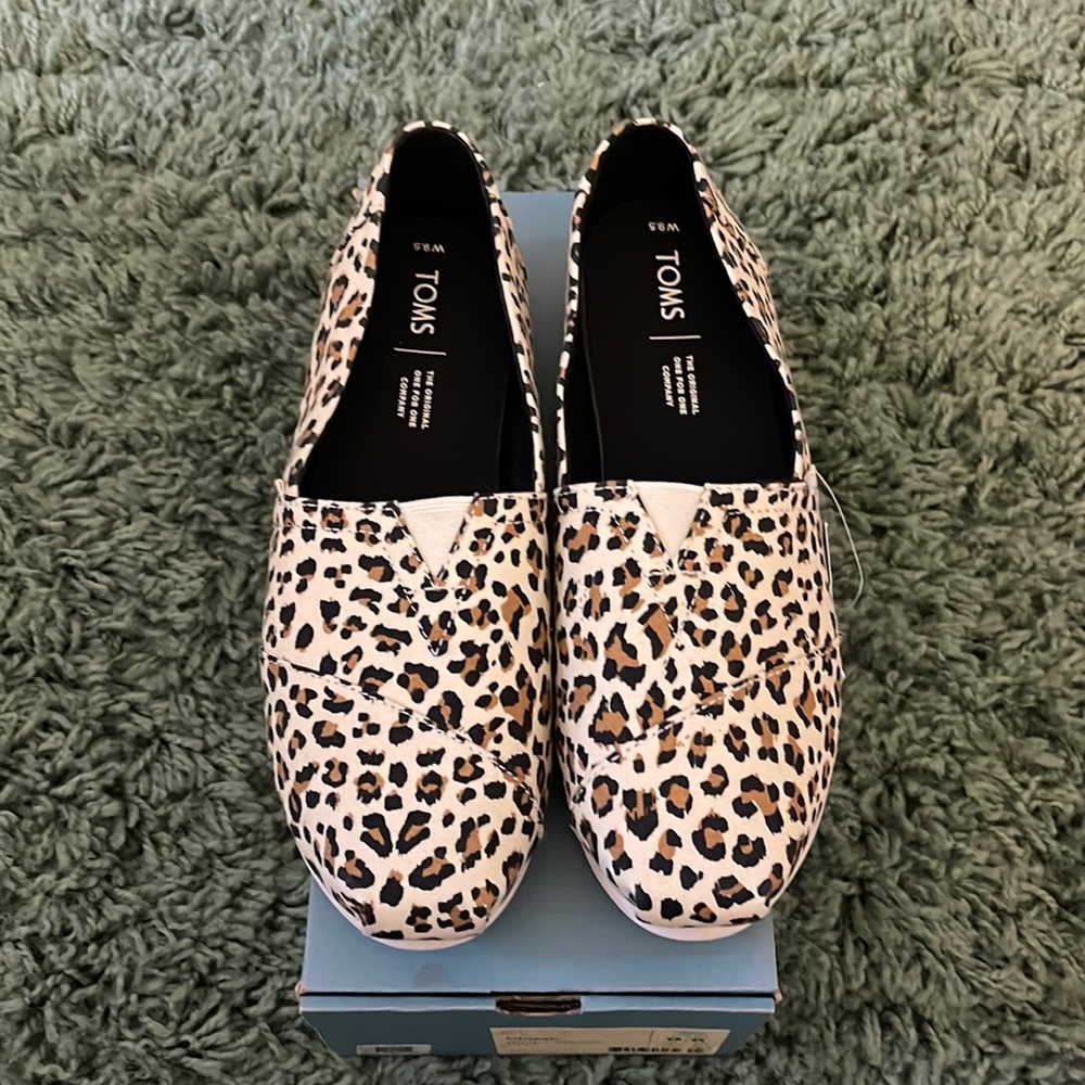 Leopard Toms shoes